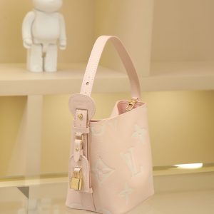 Alternative view of 18 x 12 x 16 cm (height x width x length)